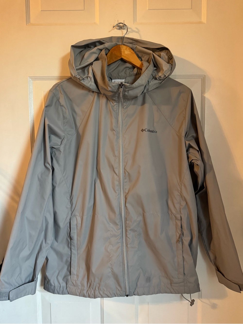 NWOT Columbia Switchback 3 Lightweight Packable Jacket in Gray